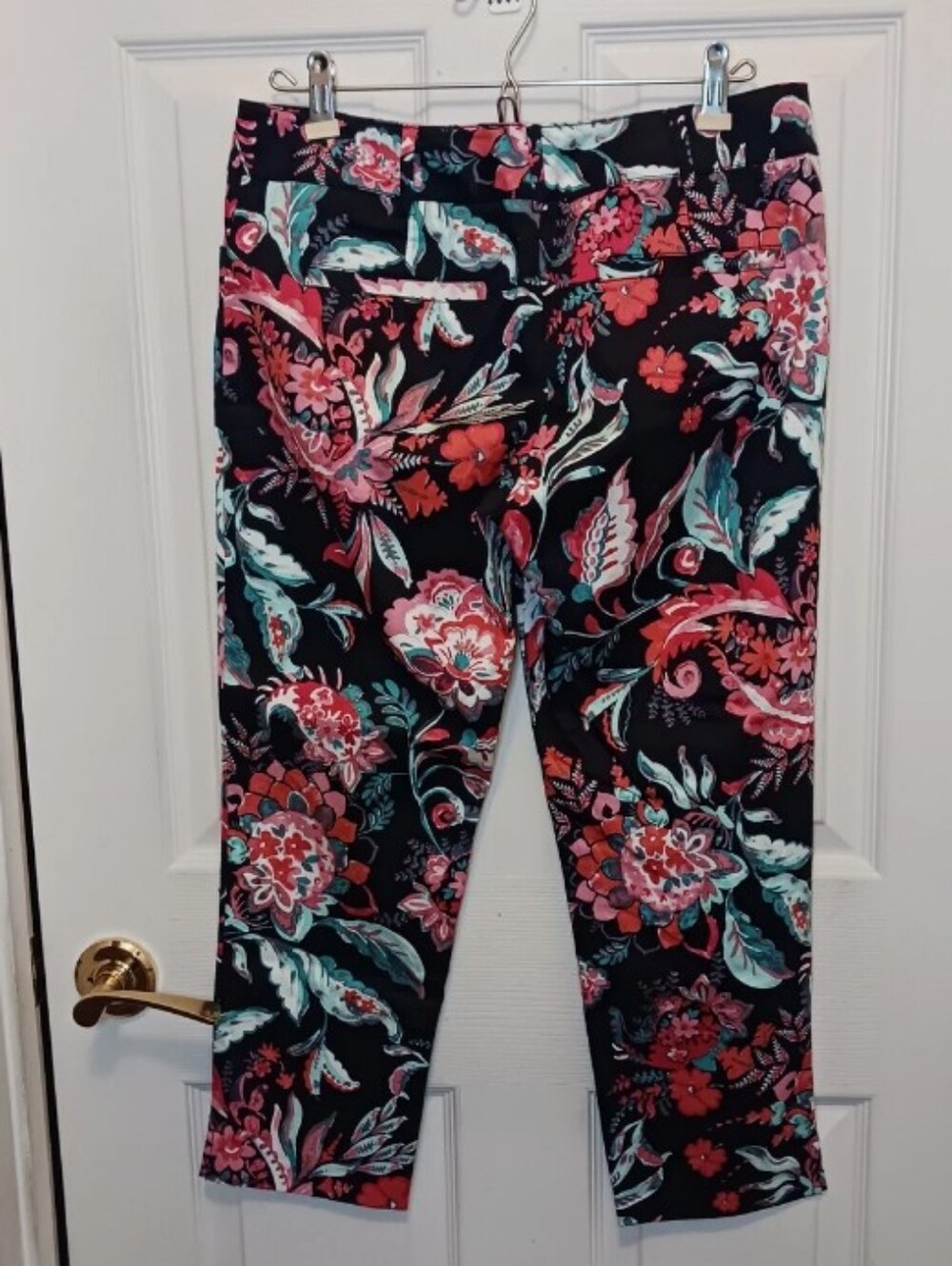 NY&C Women's 10 Floral Print Capri Leggings - Black with Pink & Teal Flowers - Picture 8 of 8